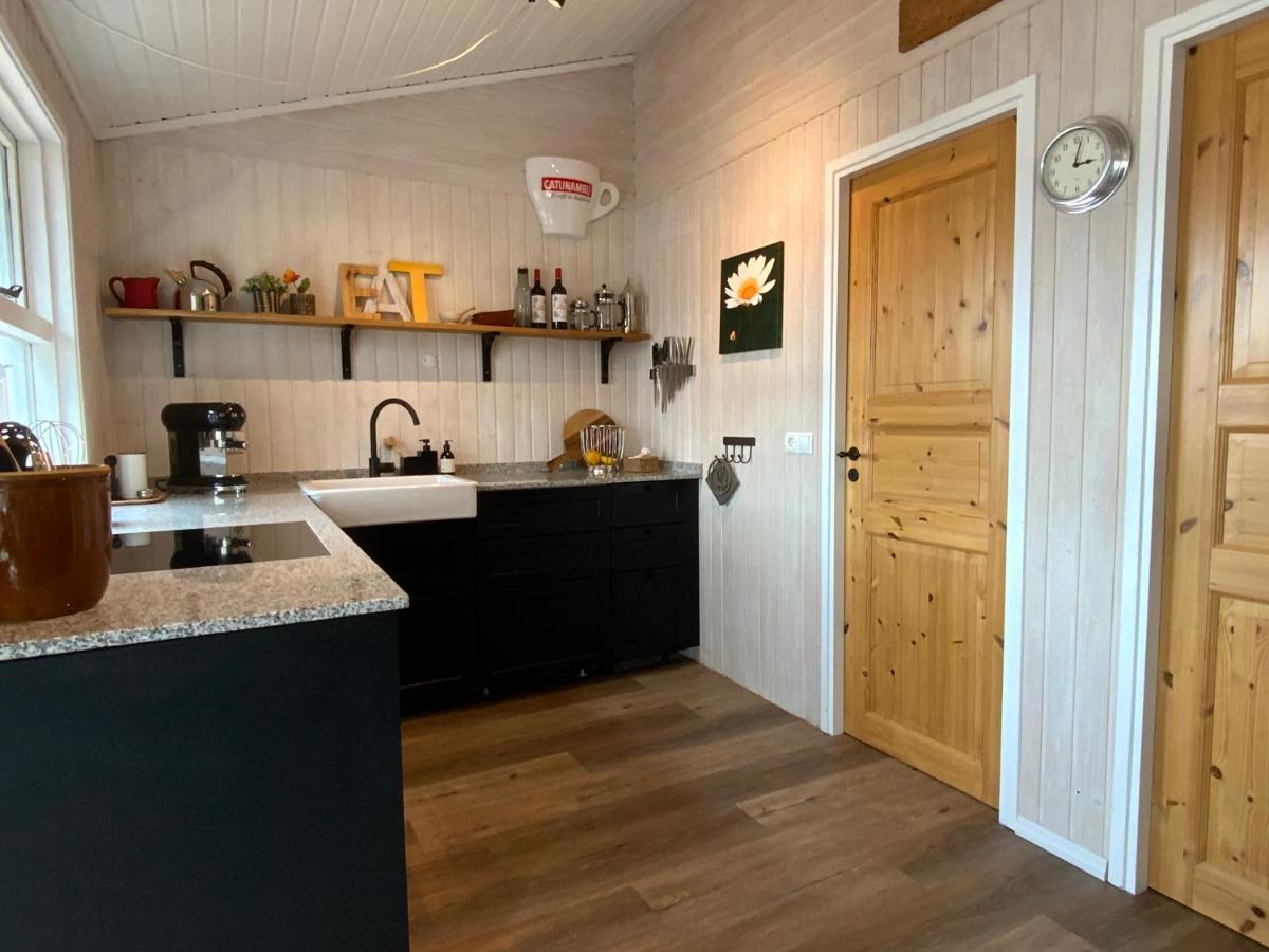 Bakkakot Lake Side Lodge Selfoss Ngoại thất bức ảnh